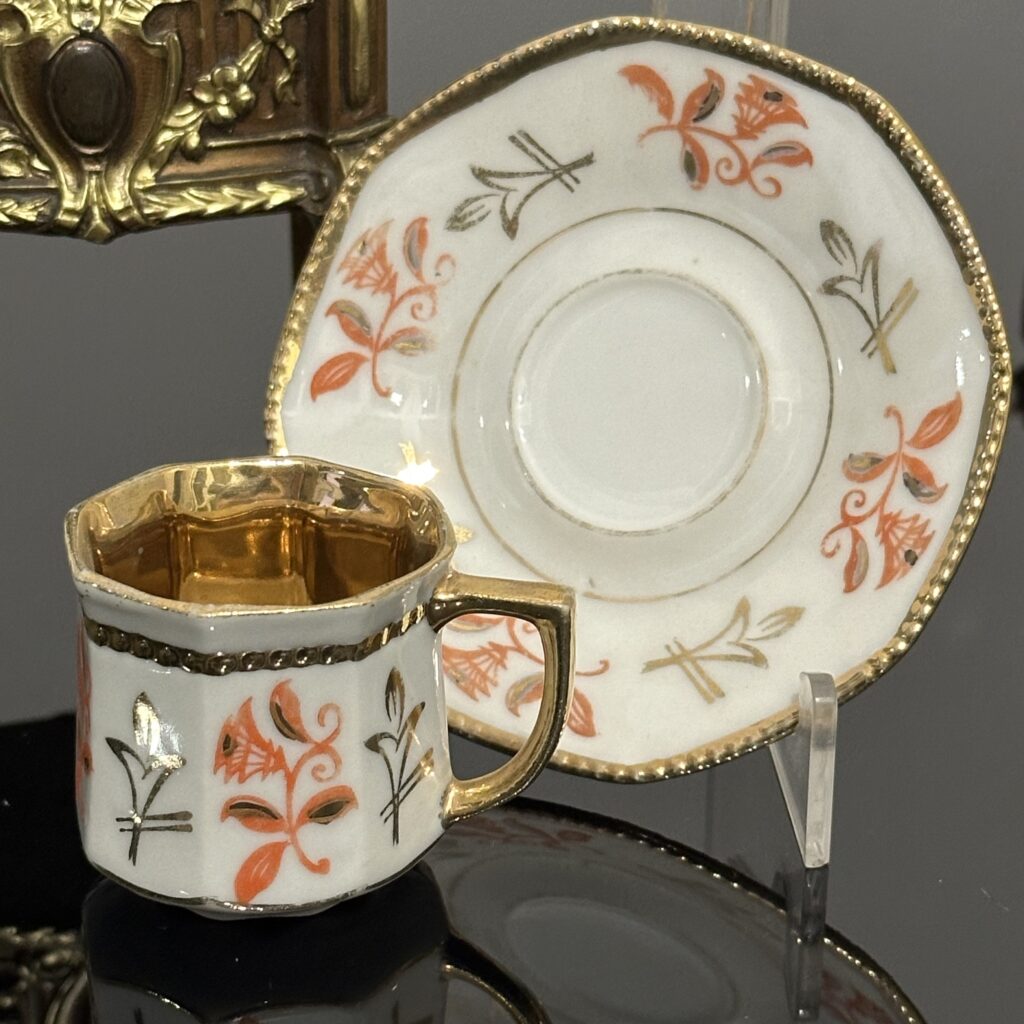 Witrynowa filiżanka do mokki