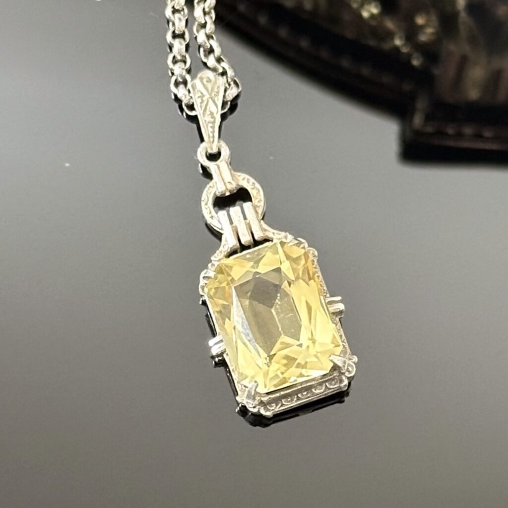 Secesyjna naszyjnik z Cytrynem