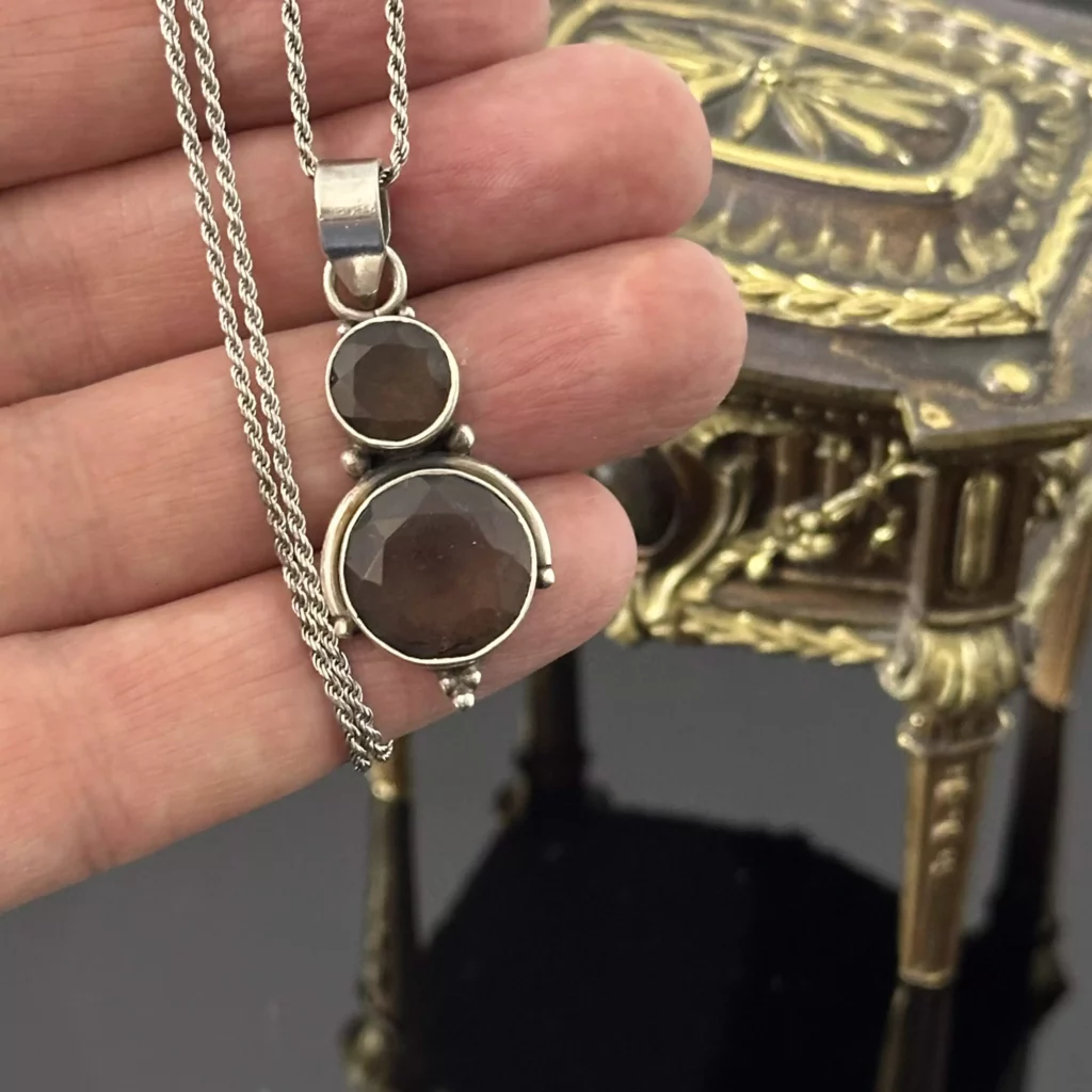 Srebrna przywieszka z naturalnym Kwarcem Dymnym