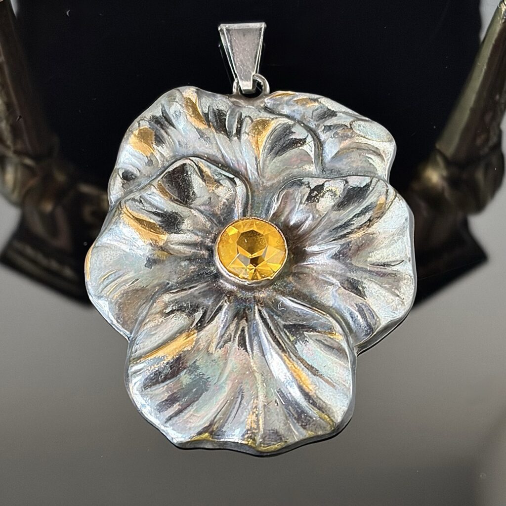 Secesyjna Srebrna zawieszka z naturalnym Cytrynem